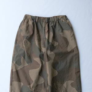 BACK SATIN CAMO EASY PANTS