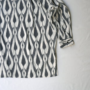 BATIK PRINT BAND COLLAR OVER BLOUSE【MANON】