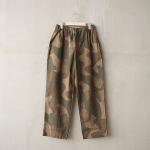 BACK SATIN CAMO EASY PANTS