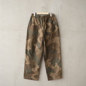 BACK SATIN CAMO EASY PANTS