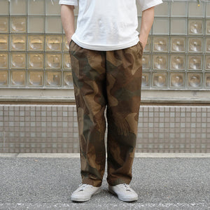 BACK SATIN CAMO EASY PANTS